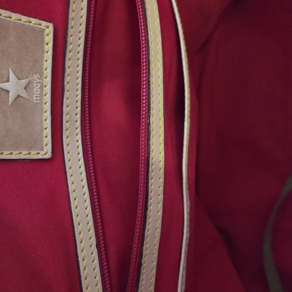 Elegant Black and Tan Tote Bag - Picture 8 of 16